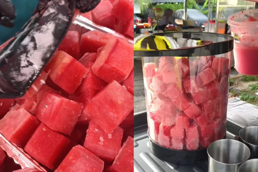 Jus tembikai yang dijual akan dikisar dan dibekukan terlebih dahulu sebelum dicampurkan dalam balang air.