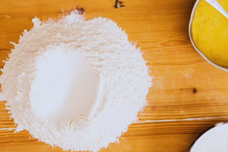 Penggunaan tepung campuran tepung goreng rangup serbaguna menambah kerangupan ayam.