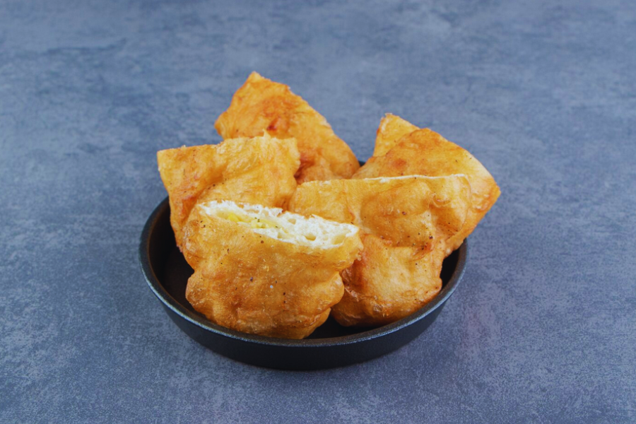 Juadah goreng seperti tauhu juga tidak kurang mendapat sambutan.