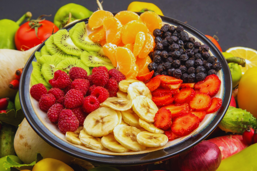 Pilihan hidangan dari buah-buahan untuk pemula selera ketika berbuka puasa.