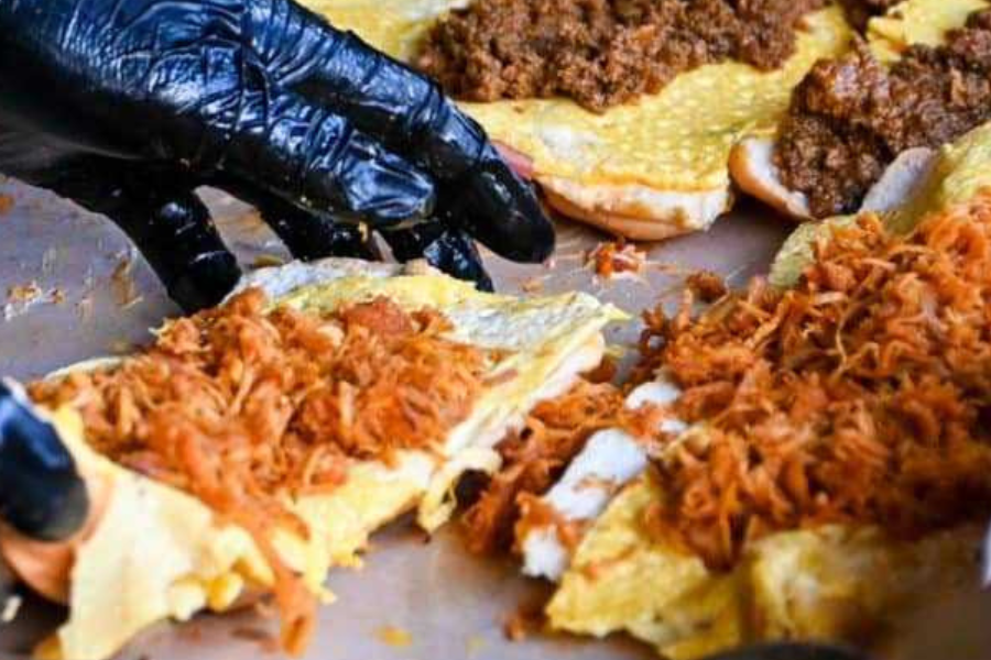 Roti John antara juadah mendapat sambutan.