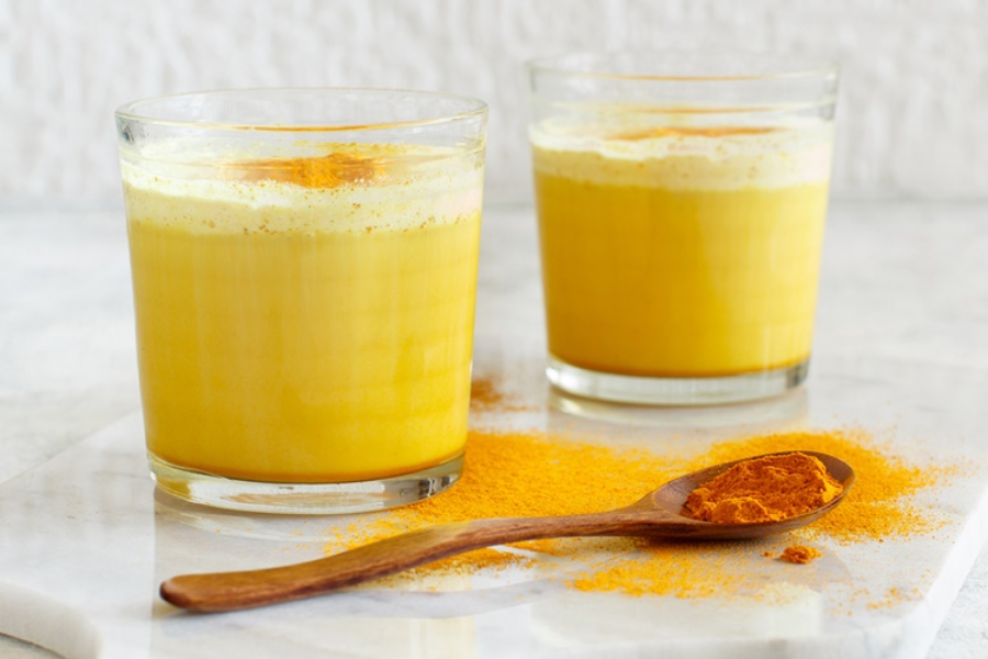 Kunyit terkenal dalam petua kecantikan tradisional kerana baik untuk kulit. 