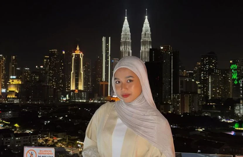 Intan Maya belajar memasak daripada ibu dan bapanya.