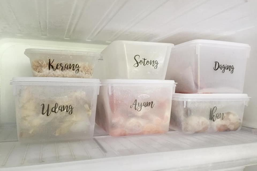 Udang mesti disimpan pada suhu antara 0–4°C. 