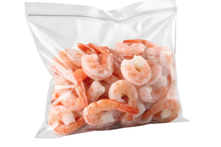 Udang segar boleh disimpan dalam beg ziplock.