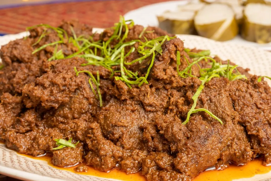 Makan tinggi garam boleh menyebabkan tekanan darah meningkat.