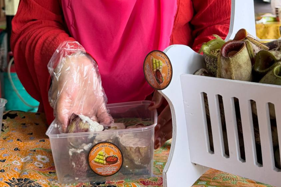 Bungkusan lemang periuk kera didatangkan dalam dua saiz iaitu satu kilogram dan 500 kilogram.