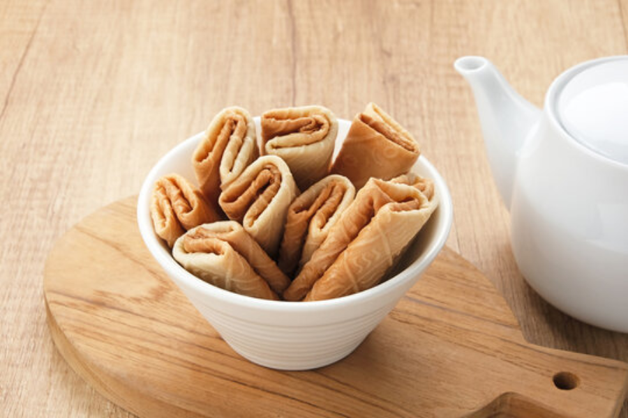 Kuih kapit ini juga popular apabila musim perayaan lain.