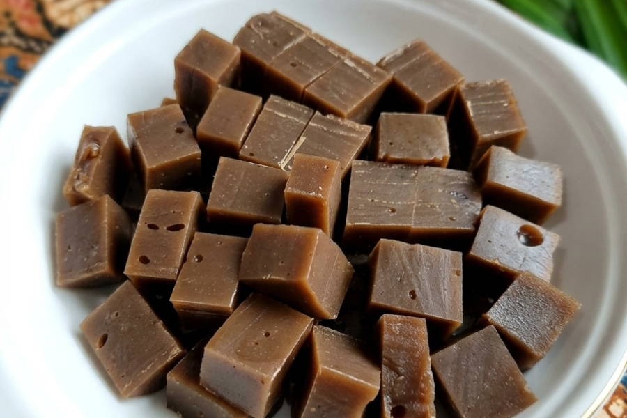 Resipi ini menggunakan dodol yang dikeraskan.