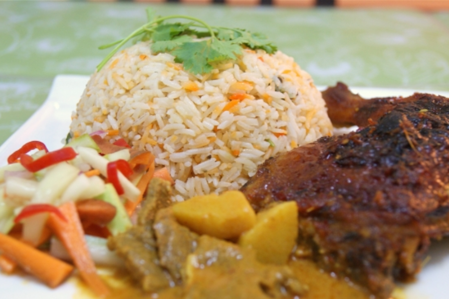 Nasi minyak kismis sangat mudah dan ringkas.