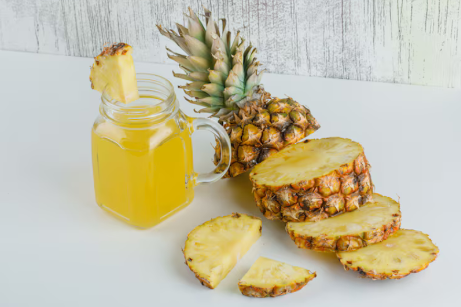 Pengambilan jus nanas dapat membantu mengurangkan masalah sembelit ketika hamil.