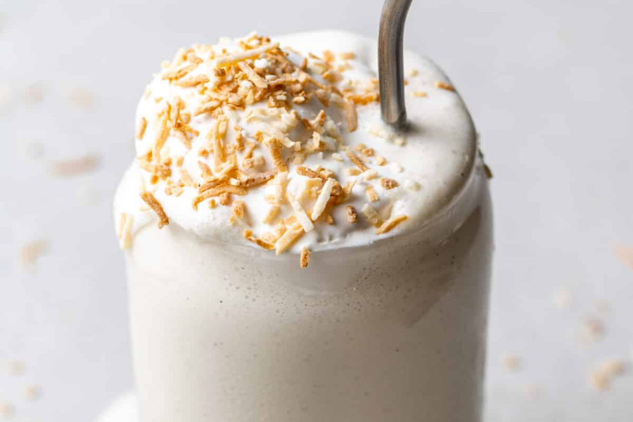 Cukup menyegarkan tekak ditambah pula isi kelapa lembut.