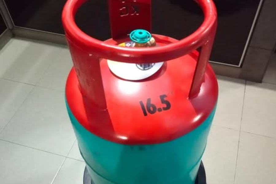 Tong gas tambahan sebaiknya disimpan di luar rumah.