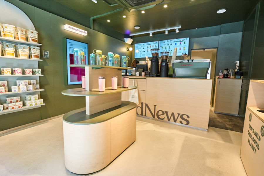 Good News Coffee memperkenalkan konsep 'smile to enter' untuk mewujudkan persekitaran yang lebih positif.