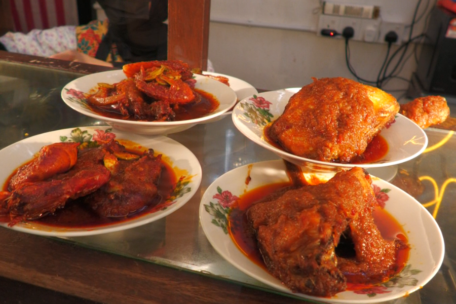 Antara menu pilihan ramai pengunjung.