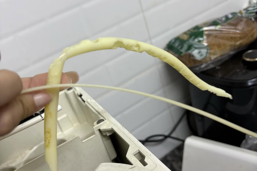 Keadaan bahagian dalam penapis air.