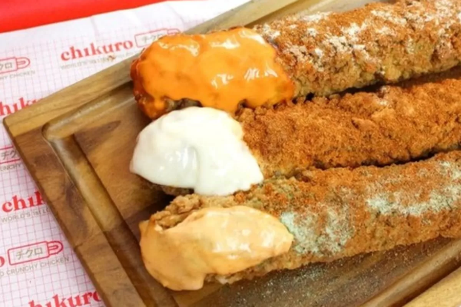 Rasanya yang rangup dipenuhi dengan limpahan keju.