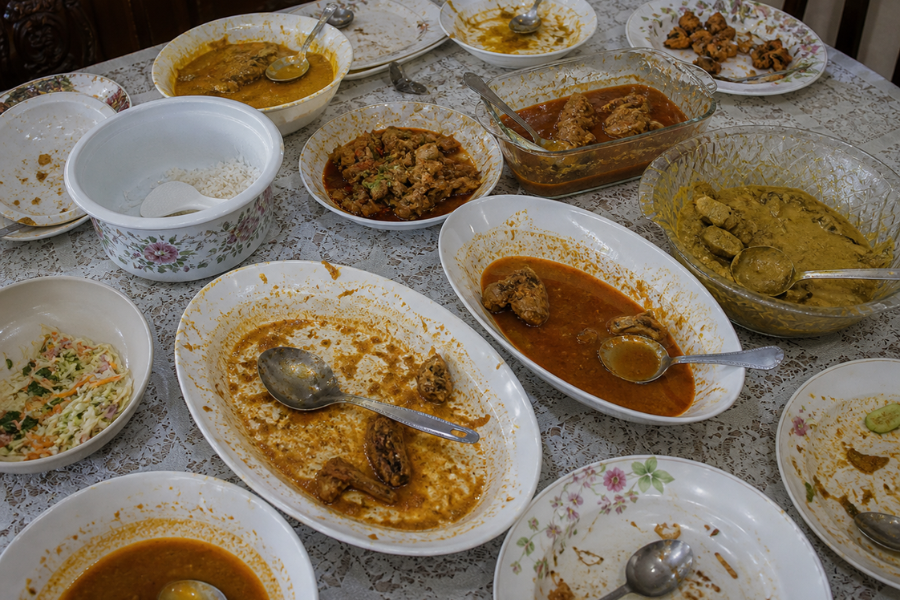 Hidangan kenduri yang disediakan didakwa tinggal sedikit kerana disantap oleh jirannya.