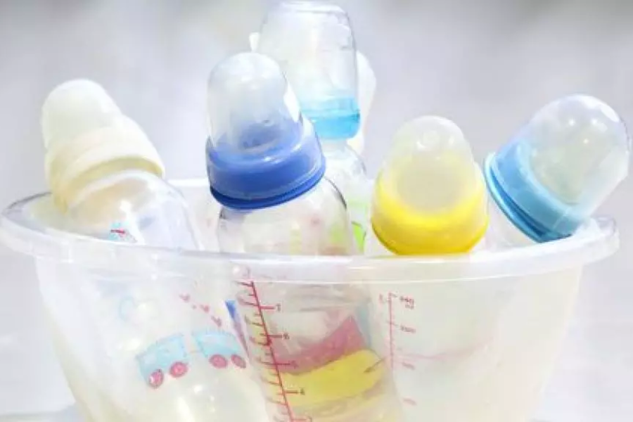 Jika penjagaan botol susu bayi tidak dijaga dengan baik, ia boleh mengakibatkan masalah seperti sakit perut, kembung atau cirit-birit.