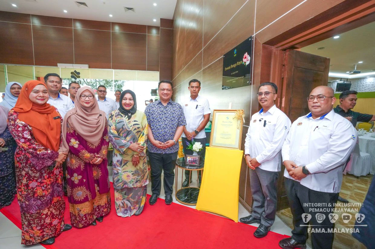 Sebanyak 46 lot jualan melibatkan penyertaan 30 usahawan terbabit dalam Program Agro Madani Edisi Perlis di Fama Selayang.
