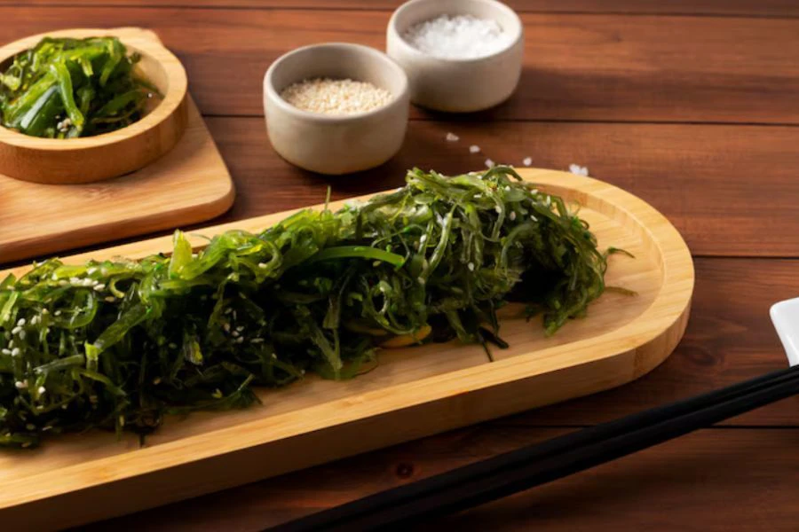 Kombu menghasilkan rasa umami kaya namun menenangkan bahkan menjadi sajian popular di Jepun.