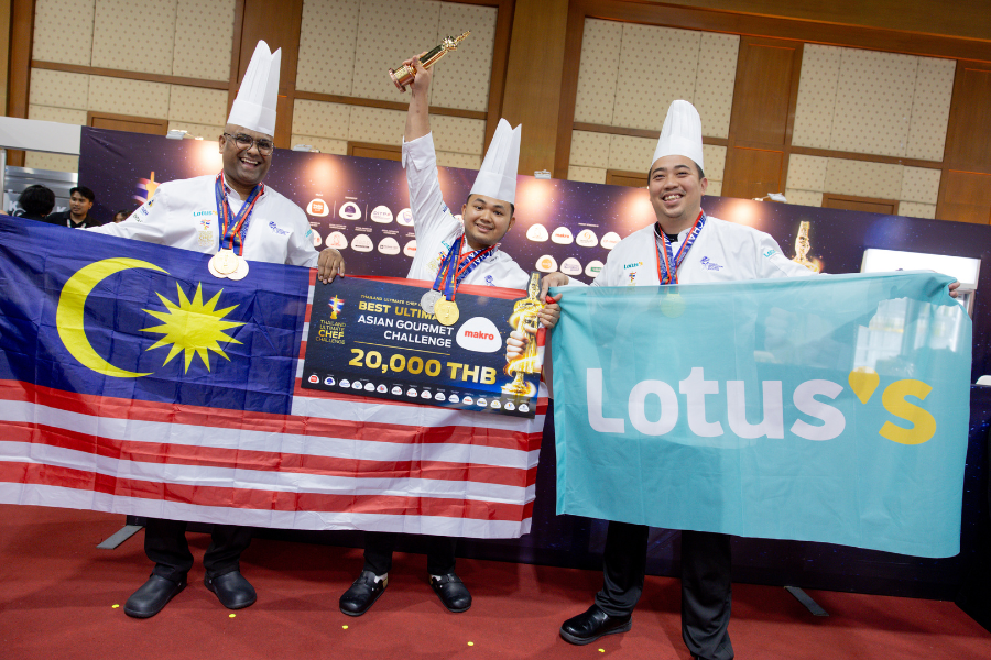 Pasukan Lotus's Malaysia diwakili tiga cef hebat iaitu iaitu Chef Muhammad Syafiq Syahmi Saidon, Chef Leo Wong dan Chef Yuventhiran Pillai.
