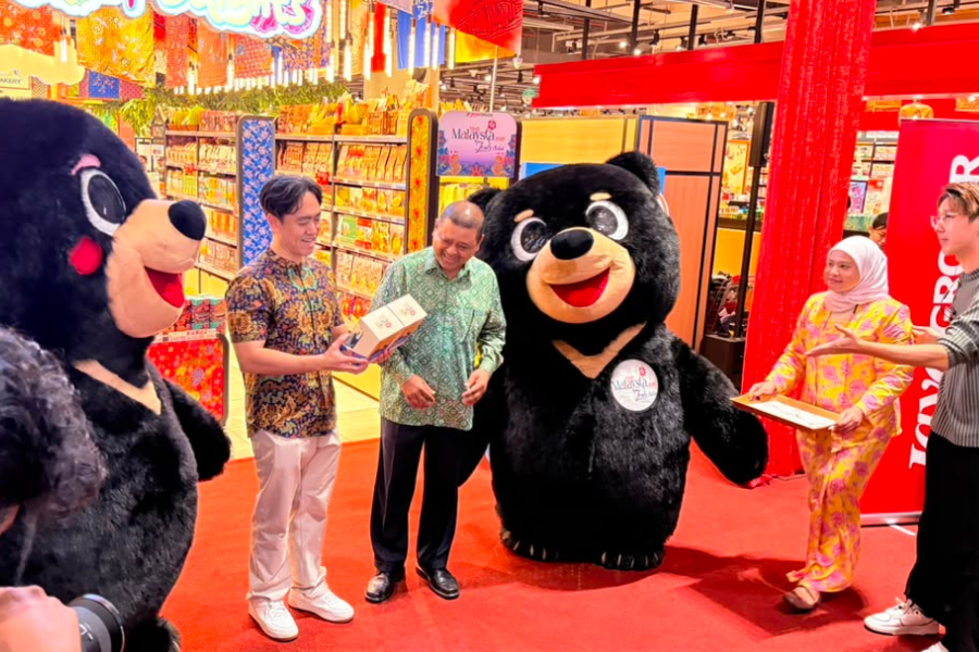 Kempen Malaysian Delights berfungsi sebagai sebuah platform sambutan mesra kepada pelancong yang tiba di Malaysia.