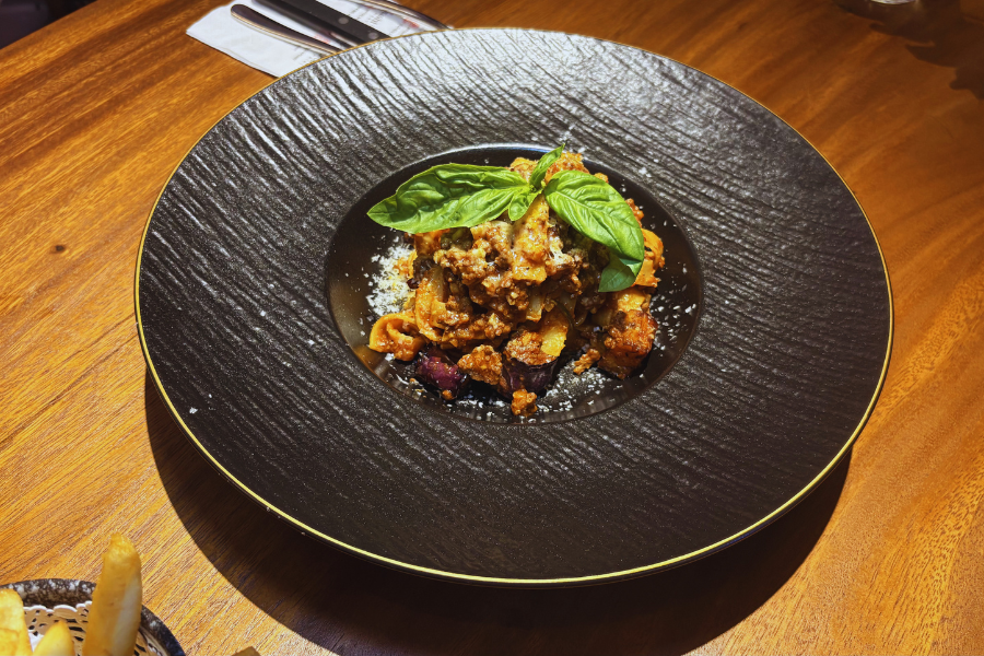 Wagyu Bolognese Pasta satu-satunya menu pasta yang terdapat dalam menu.