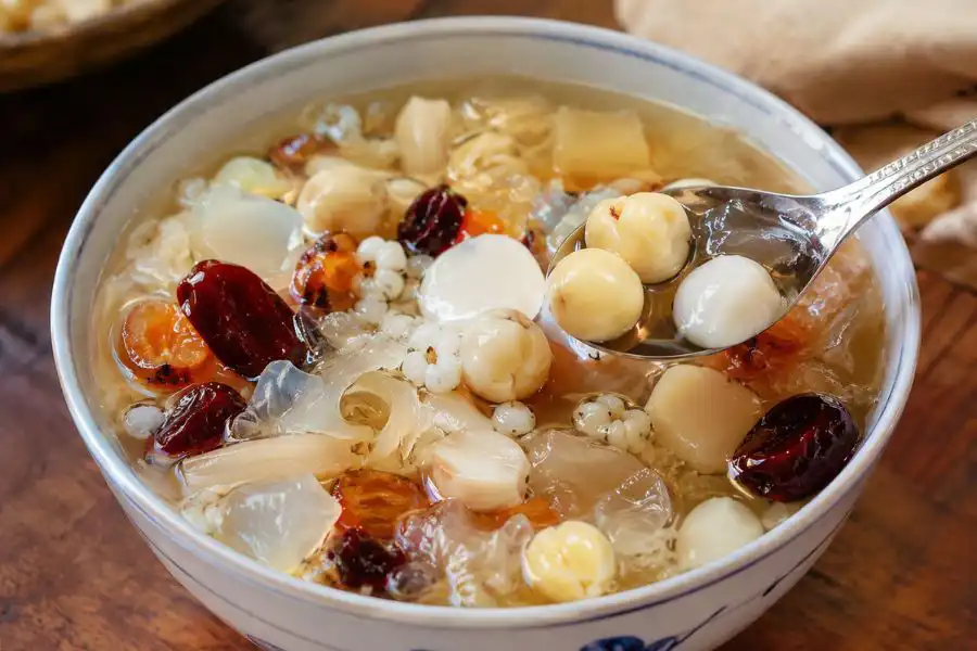 Leng Chee Kang adalah sejenis pencuci mulut berasaskan biji teratai yang dimasak dalam kuah manis