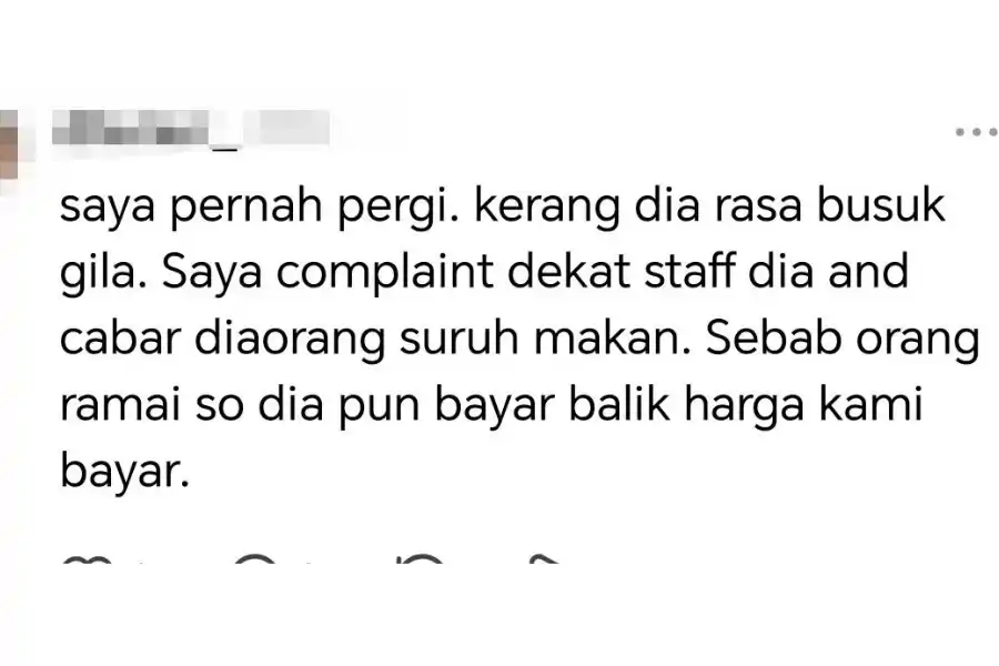 Seorang pelanggan berkongsi pengalaman apabila mendakwa kerang yang dipesan berbau busuk.