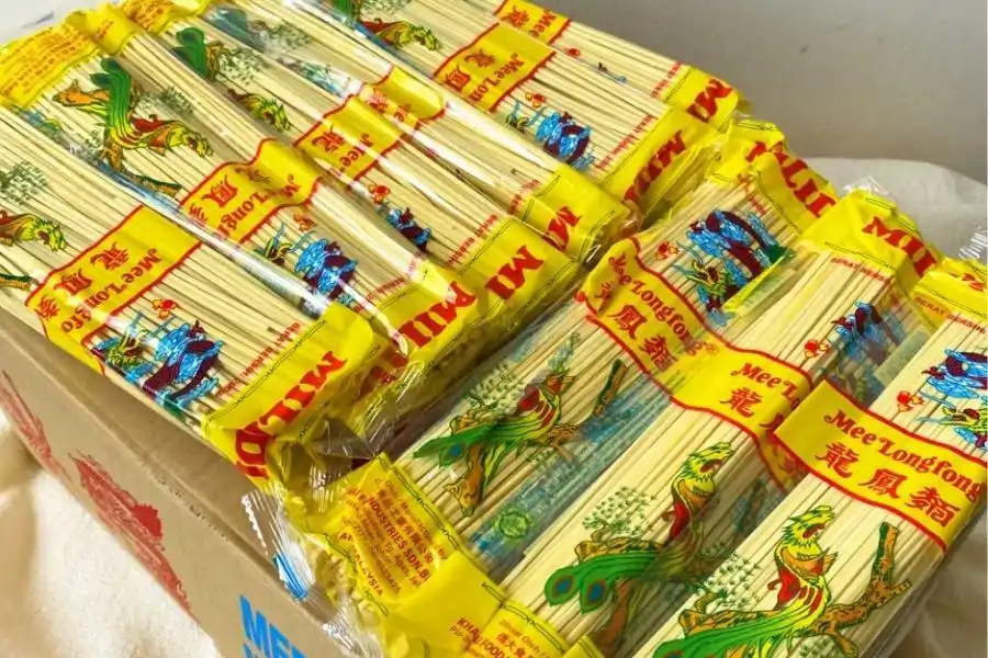 Mi lidi merupakan sejenis mi berbentuk panjang halus dan popular di Pantai Timur.