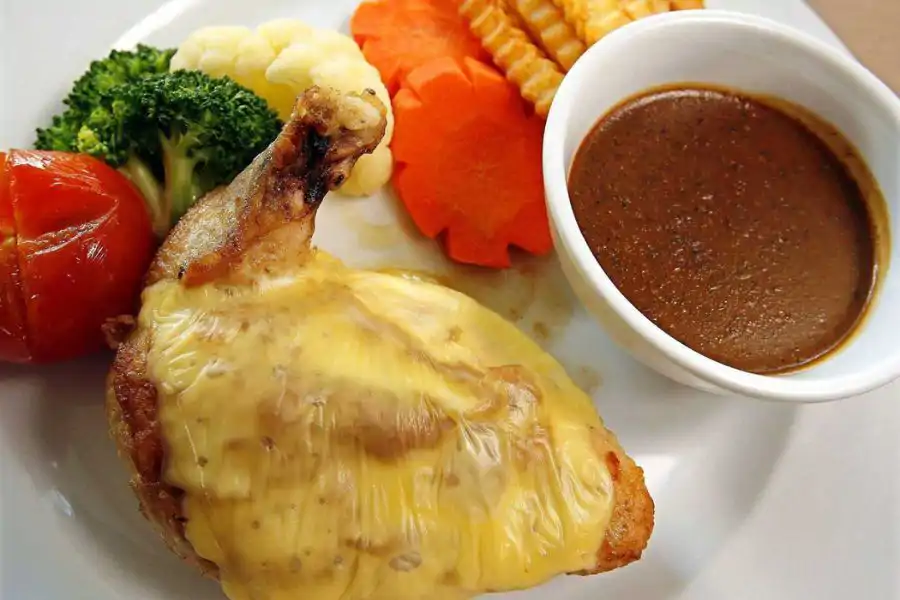 Penggunaan gula Melaka dikatakan antara bahan trik penting untuk menghasilkan rasa sos yang lebih sedap dan seimbang.
