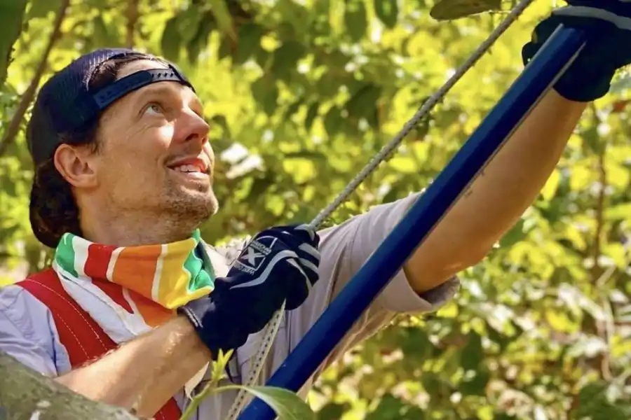 Jason membangunkan ladang avokado sejak 2015.